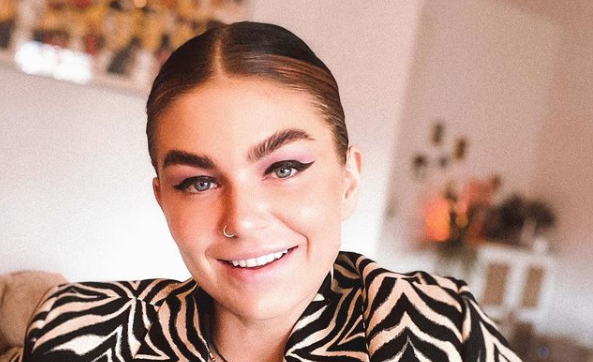 Roxeanne Hazes na jaren weer contact met halfzus Nathalie - 100%NL Magazine