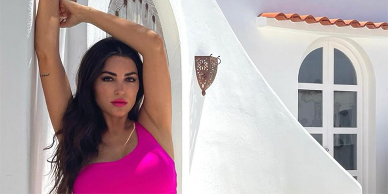 Yolanthe Poseert Voor In Glitterende Groene Lingerie Bekijk Het Hier