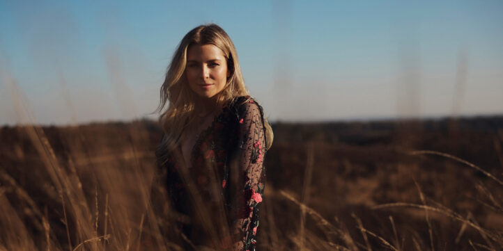 100%NL Magazine - Jennifer Ewbank - single