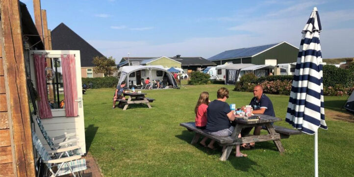 100%NL Magazine - Dogtober@Sea - camping de zwaluw